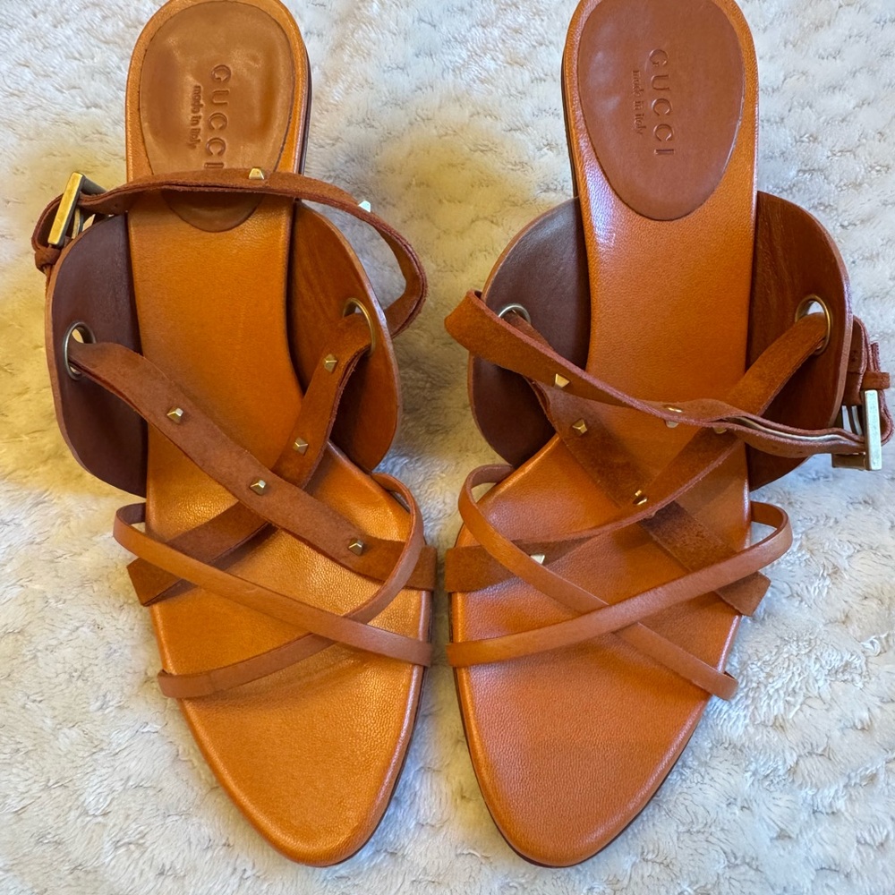 Gucci Brown Leather Sandals with Criss-Cross Straps